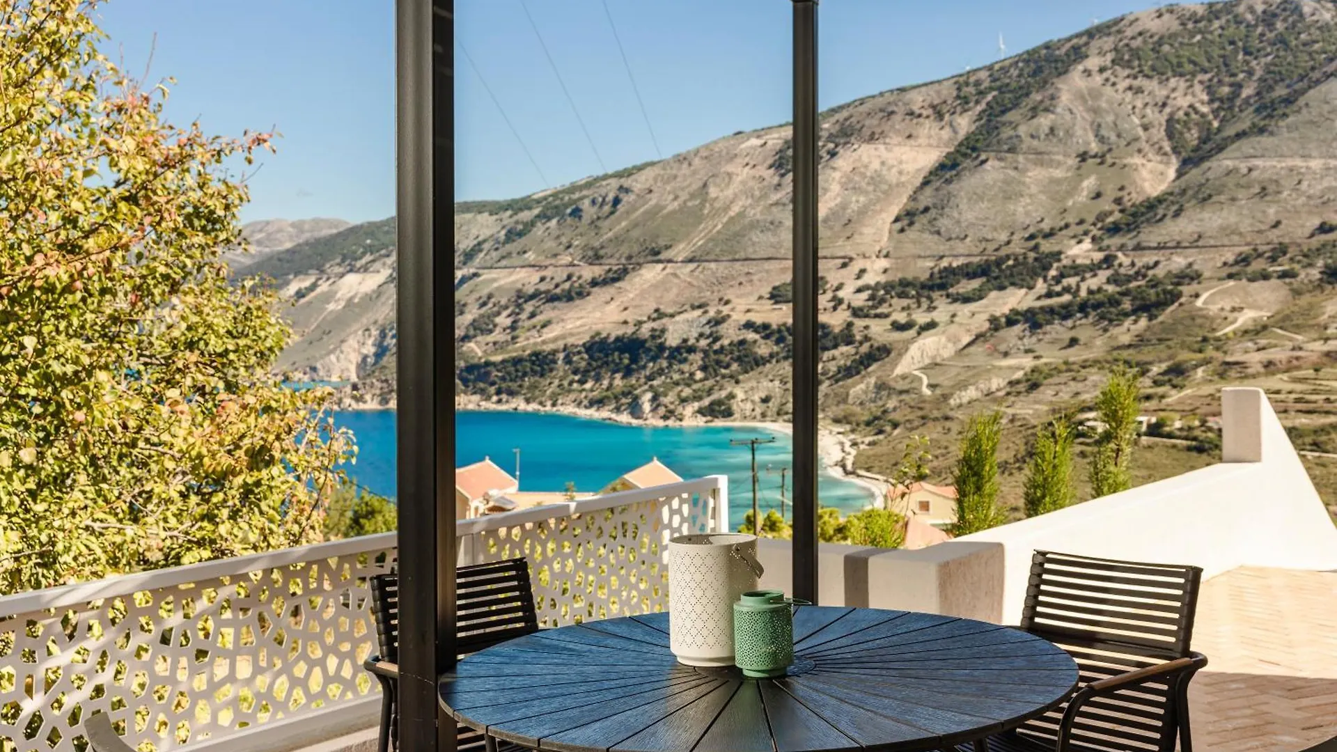 Azolaki Suites 0*, Zola