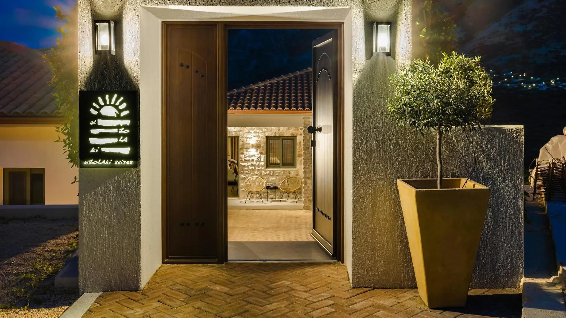 Azolaki Suites Apartment
