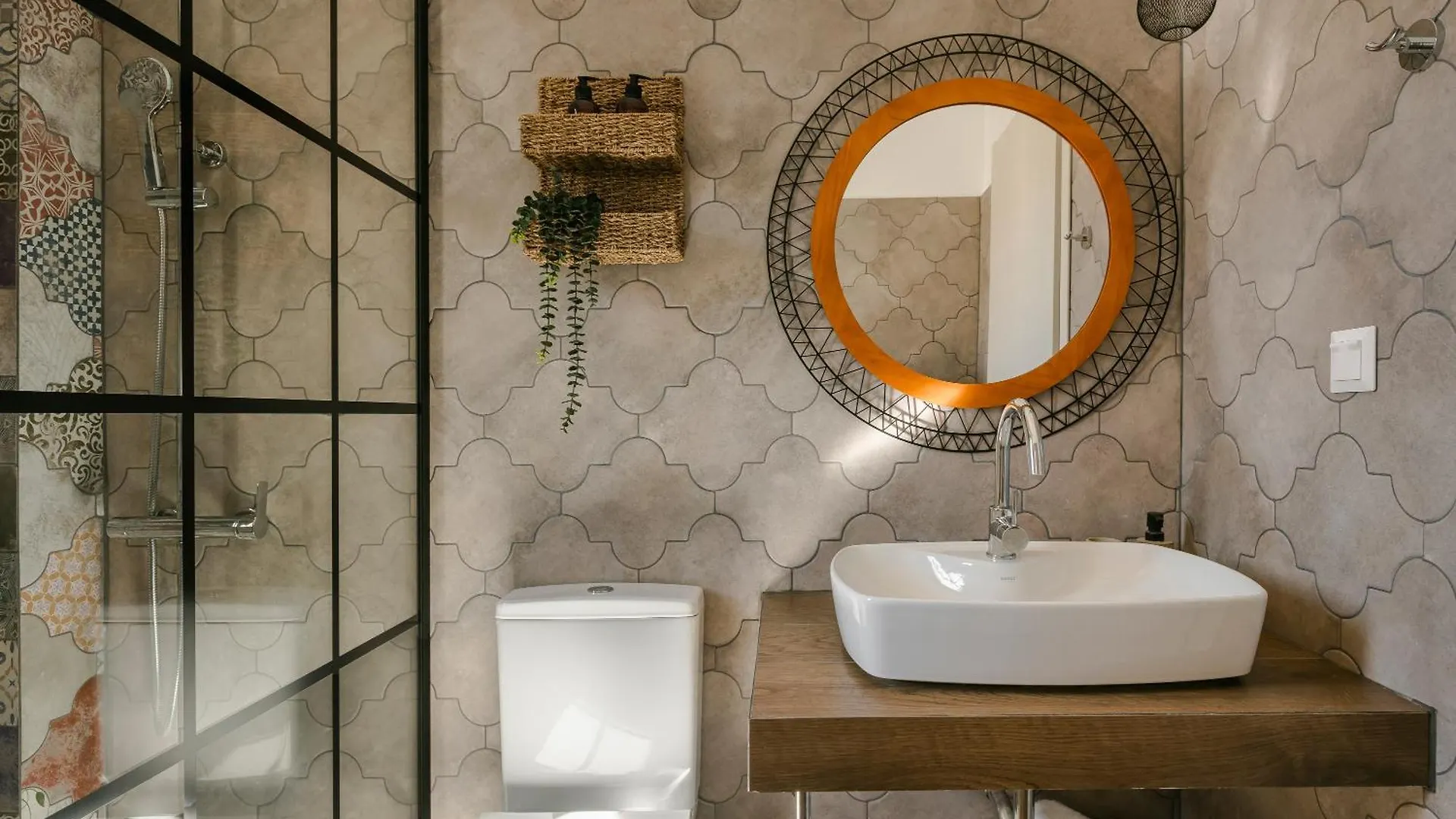 Azolaki Suites 0*, Zola