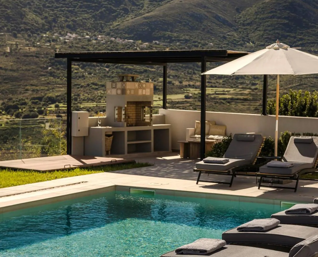 Azolaki Suites